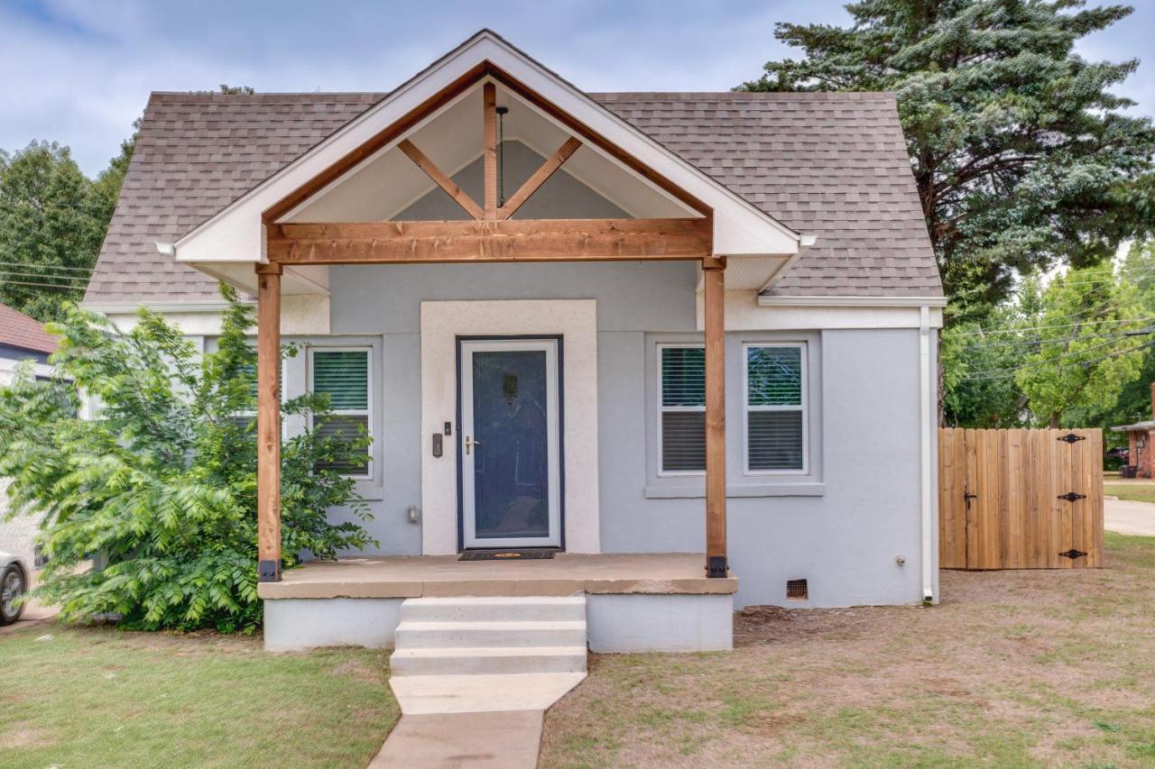 Modern With Private Backyard! Holiday home Oklahoma City